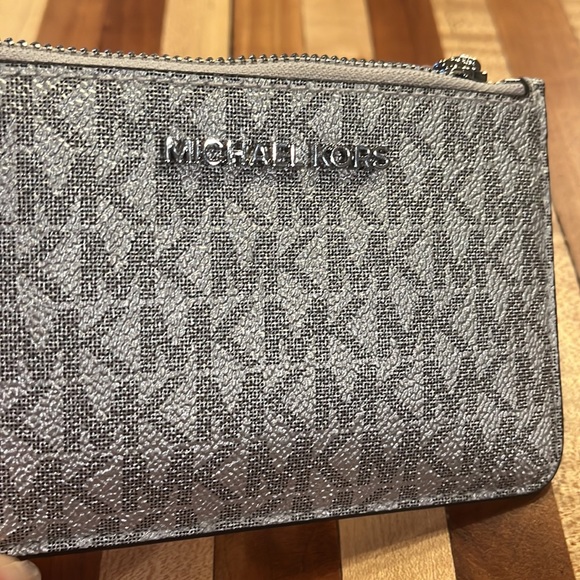 Michael Kors Small Coin Purse with Card Holder Silver - Picture 3 of 8